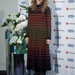 Silvia Abascal presume de embarazo en un acto solidario