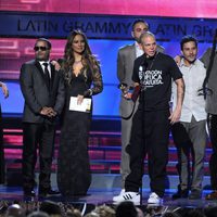 René de 'Calle 13' recoge uno de sus nueve premios Grammy Latino 2011