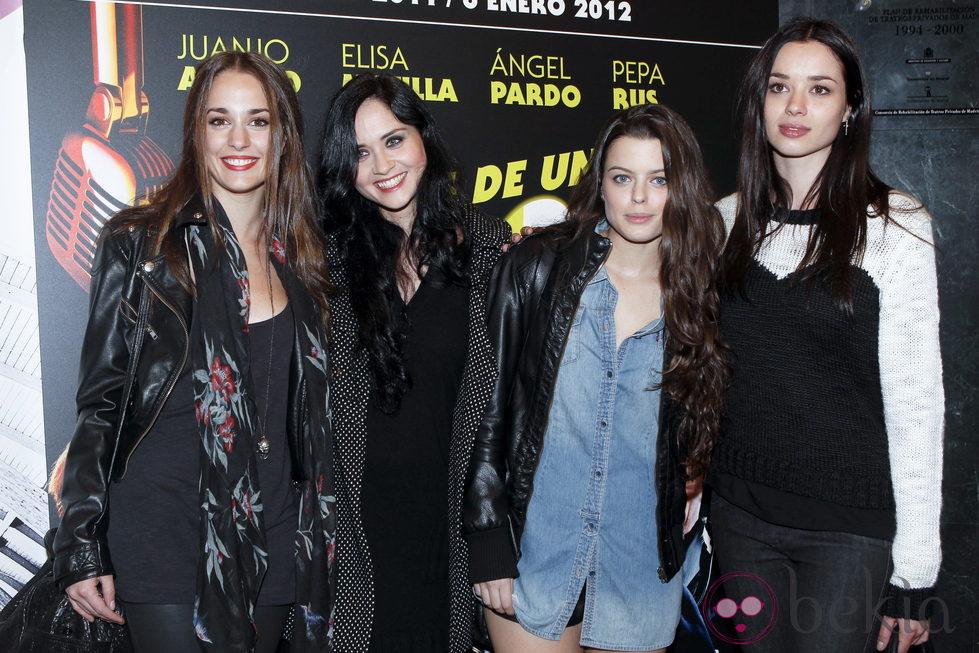 Silvia Alonso, Berta Hernández, Adriana Torrebejano y Dafne Fernández en el estreno de 'Karaoke'