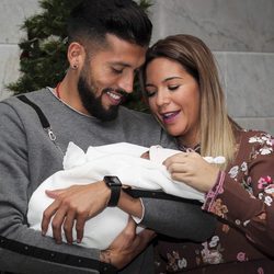 Ezequiel Garay y Tamara Gorro presentan a su hijo Antonio