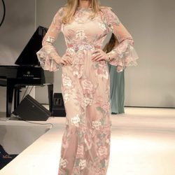 Jessica Bueno en un desfile de Tony Fernández