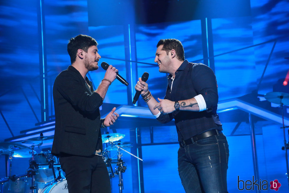 Cepeda y Manu Tenorio en la Gala de Navidad de 'OT 2017'