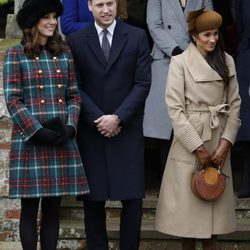 Los Duques de Cambridge y Meghan Markle en la Misa de Navidad 2017 en Sandringham