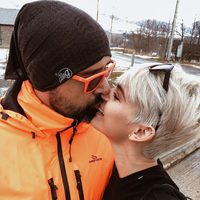 Risto Mejide y Laura Escanes se besan en la nieve