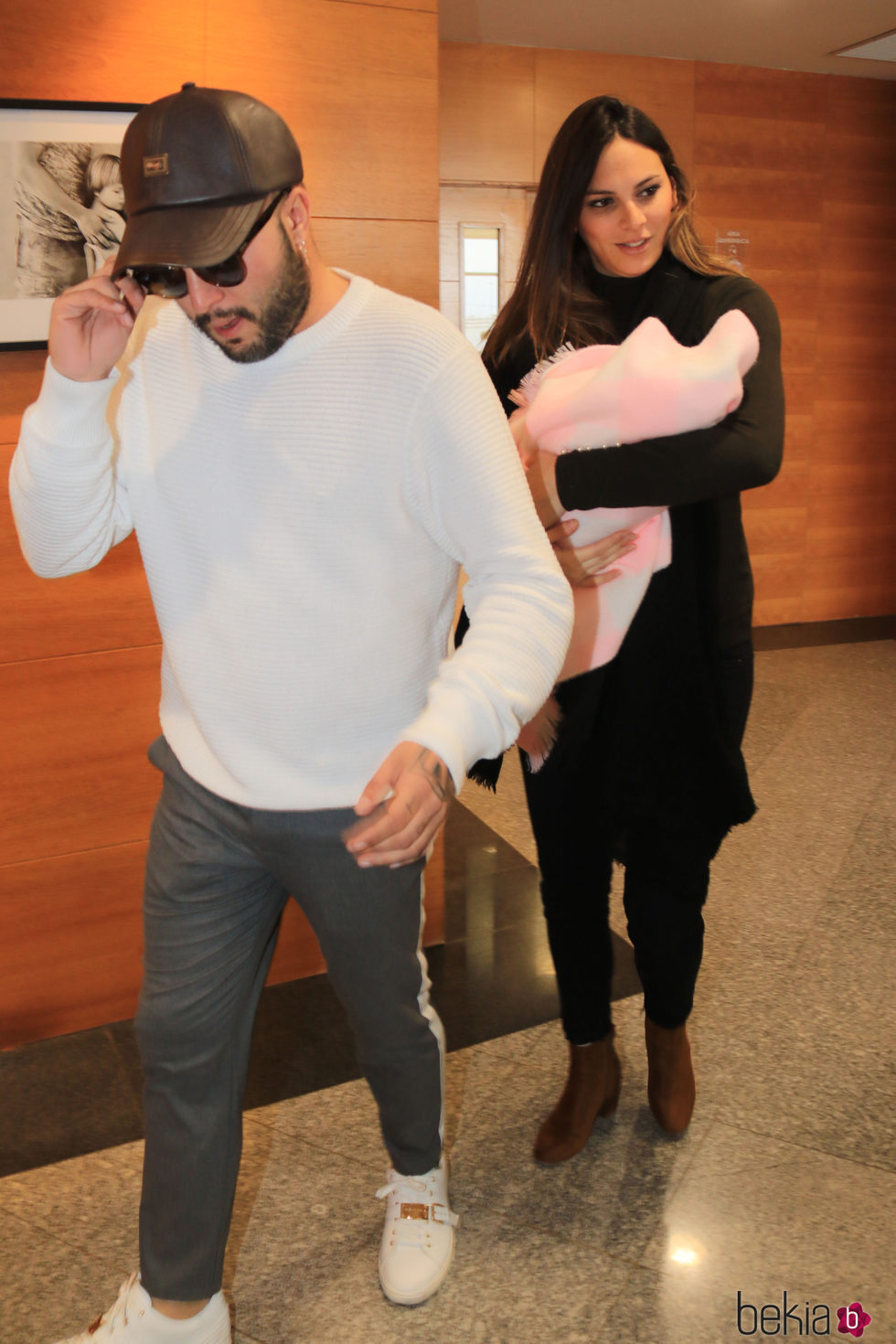Kiko Rivera e Irene Rosales tras presentar a su hija Carlota