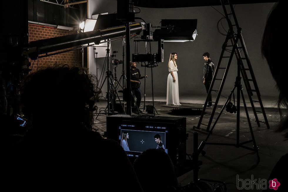 Amaia y Alfred durante el rodaje de su videoclip 'Tu canción'