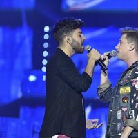 Agoney y Raoul durante el primer concierto de la gira de 'OT 2017' en Barcelona