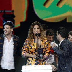 Miriam agradeciendo el premio de 'OT 2017' en los Premios Cadena Dial 2018