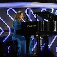 Alfred y Amaia en su actuación en los Premios Cadena Dial 2018