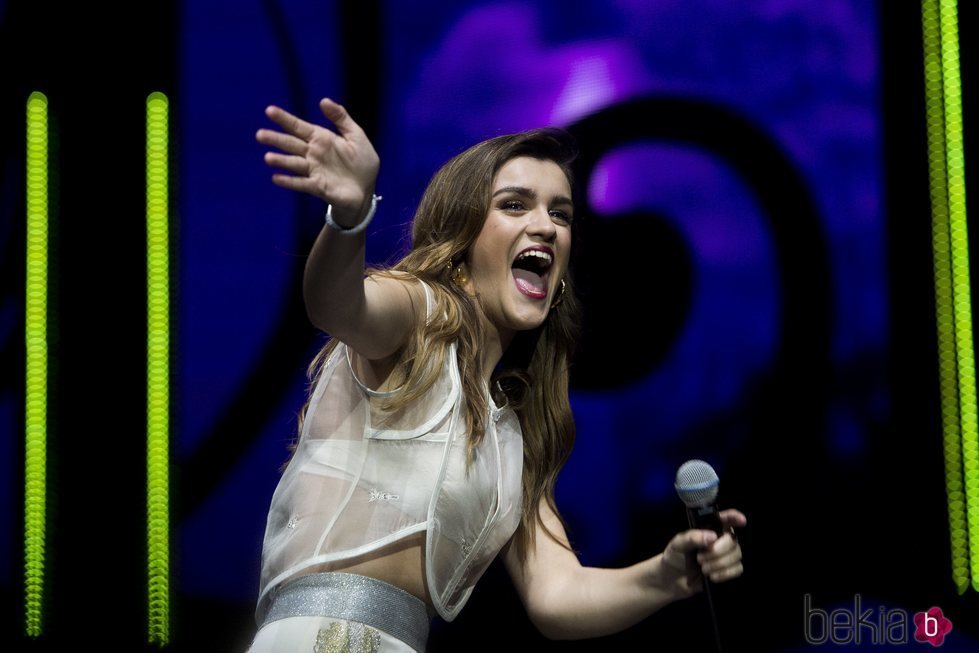 Amaia, muy emocionada en el concierto de la gira OT2017 Madrid