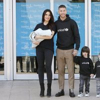 Pilar Rubio y Sergio Ramos presentan a su hijo Alejandro con sus hijos Sergio y Marco