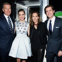 Brian, Allison, Jane y Douglas Williams en la premiere de 'Girls'