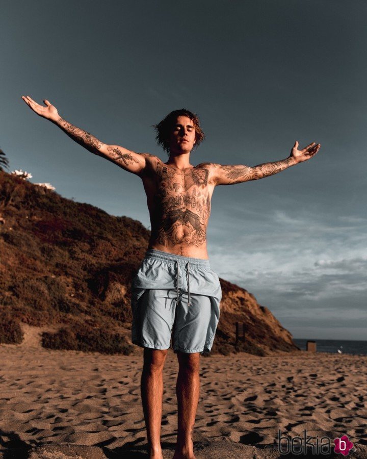 Justin Bieber en un momento de reflexión y relajación