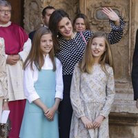 La Reina Letizia, la Princesa Leonor y la Infanta Sofía en la Misa de Pascua 2018