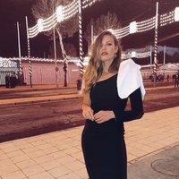 Jessica Bueno en la Feria de Abril 2018 de noche