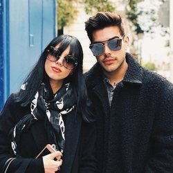 Alejandra Rubio y su novio Álvaro Lobo en plena calle