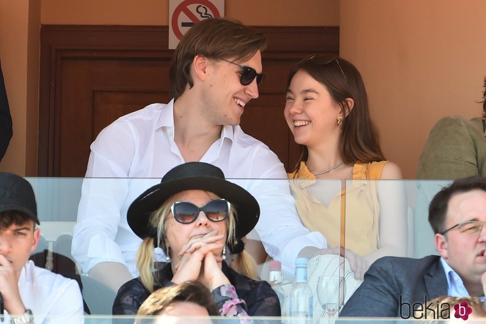 Alexandra de Hannover sonriente junto a su novio Ben-Sylvester Strautmann