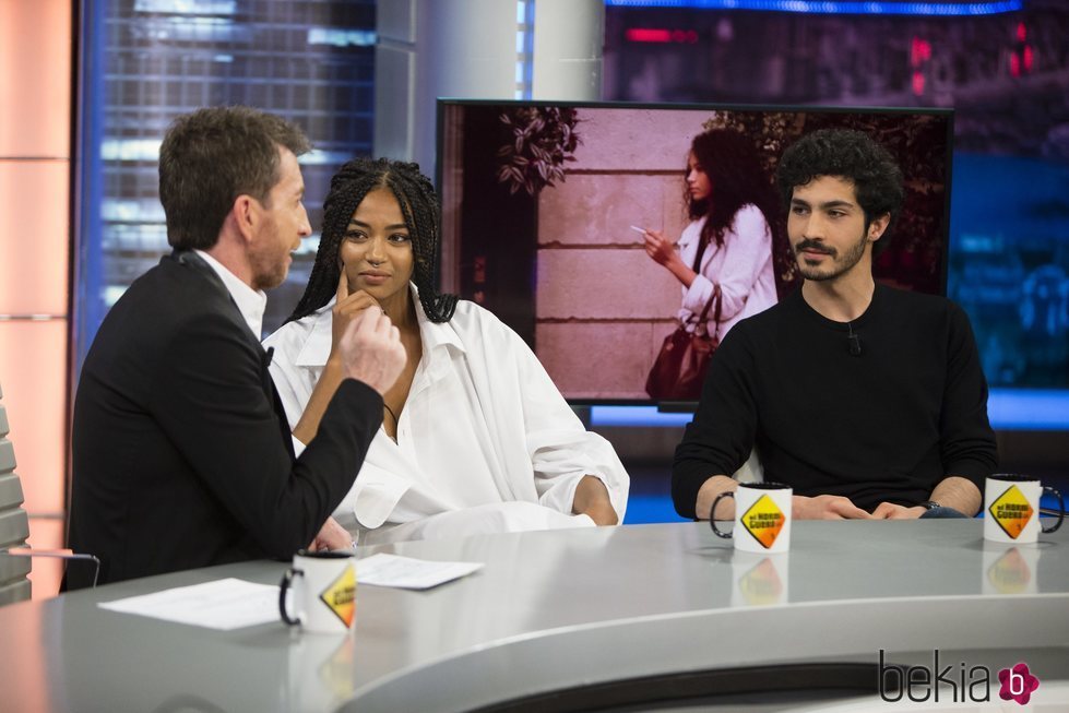 Chino Darín y Berta Vázquez con Pablo Motos en 'El hormiguero'