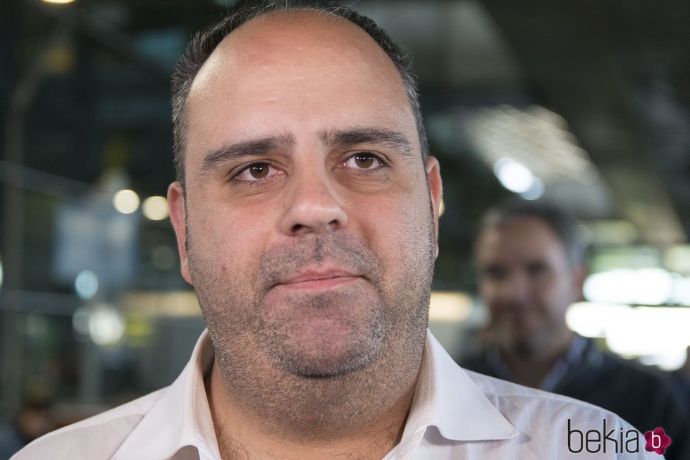Julio Ruz en el aeropuerto tras volver de 'Supervivientes 2018' de ver a María Jesús Ruiz