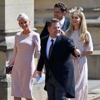 James Corden y Julia Carey en la boda del Príncipe Harry y Meghan Markle
