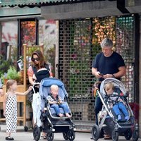 Alec Baldwin e Hilaria Thomas de paseo por Nueva York junto a sus cuatro hijos