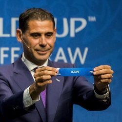 Fernando Hierro en el sorteo de enfrentamiento para el Mundial de Rusia 2018