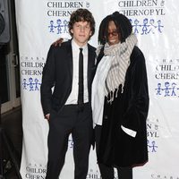 Jesse Eisenberg y Whoopi Goldberg en la gala 'Children at heart'