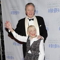 Jon Voight y Leah Adler en la gala 'Children at heart'