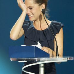 María León recoge su premio en el Festival de Cine de San Sebastian 2011