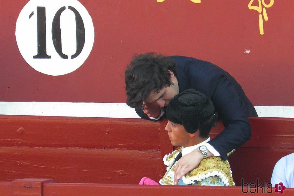 Froilán apoyando a su amigo Gonzalo Caballero