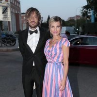 Ana Fernández y Adrián Roma llegando a la fiesta del 30 aniversario de Vogue