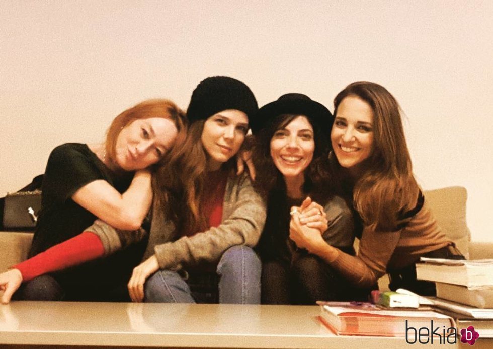Paula Echevarría, Maribel Verdú, Juana Acosta y Gracia Querejeta en el set de 'Ola de crímenes'
