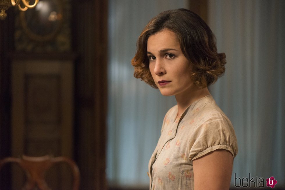 Nadia de Santiago en la tercera temporada de 'Las chicas del cable'