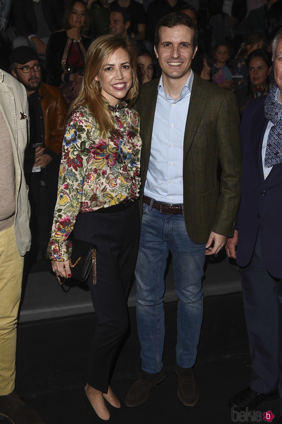 Pablo Casado e Isabel Torres en el desdile de Ángel Schlesser en MBFW