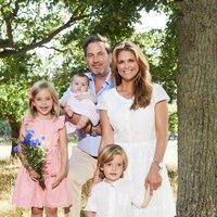 Magdalena de Suecia y Chris O'Neill con sus hijos Leonor, Nicolas y Adrienne en el campo