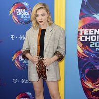 Chloë Moretz en la alfombra roja de los Teen Choice Awards 2018