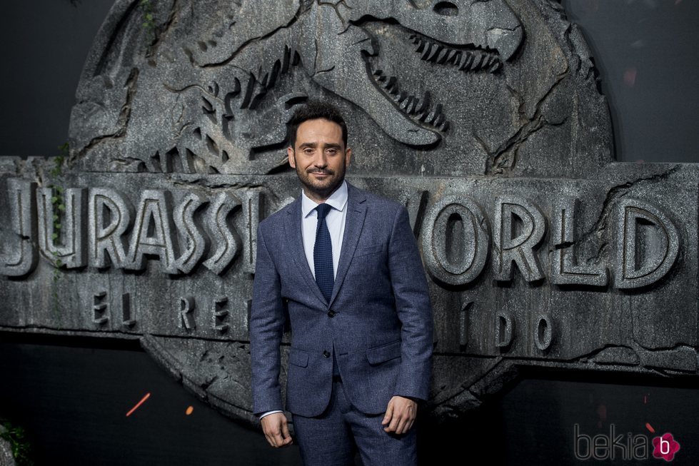 Juan Antonio bayona en la premiere de 'Jurassic World: El Reino Caído' en Madrid