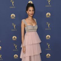Stefani Robinson en la alfombra roja de los Premios Emmy 2018