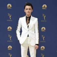 Noah Schnapp en la alfombra roja de los Premios Emmy 2018
