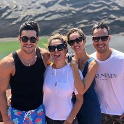 Mario Casas y Blanca Suárez de vacaciones con unos amigos en Tenerife