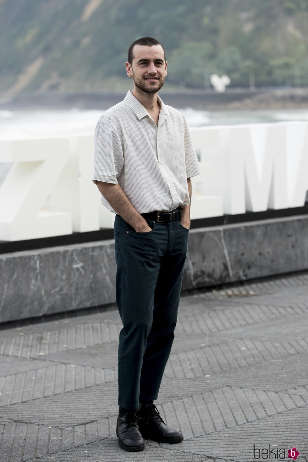 Àlex Moner en el photocall de 'Vivir sin permiso'