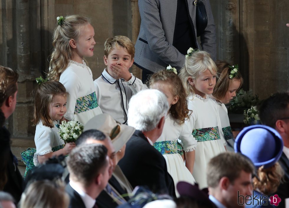 El Príncipe Jorge, la Princesa Carlota, Savannah e Isla Phillips y Mia Tindall en la boda de Eugenia de York y Jack Brooksbank