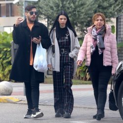 Alejandra Rubio y su novio, Álvaro Lobo, llegando a la casa de Terelu Campos