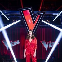 Eva González en la foto de la presentación de 'La Voz'