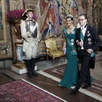 Los Príncipes Victoria, Daniel, Sofia y Carlos Felipe de Suecia durante la cena de gala en honor a Sergio Mattarella