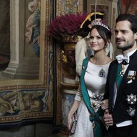Los Príncipes Carlos Felipe y Sofia de Suecia durante la cena de gala en honor a Sergio Mattarella