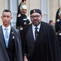 Mohamed VI de Marruecos con su hijo Moulay Hassan