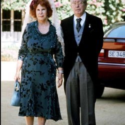 La Duquesa de Alba junto a Jesús Aguirre en la boda de Eugenia Martínez de Irujo y Fran Rivera