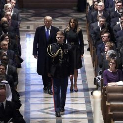 Donald y Melania Trumo llegando al funeral de George W. H. Bush