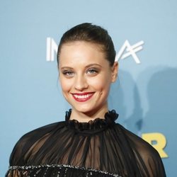 Michelle Jenner muy sonriente en el estreno de 'Miamor perdido'